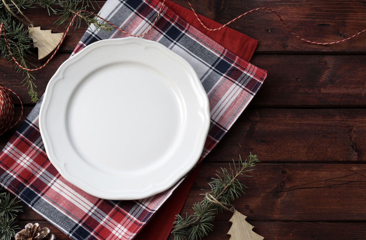 empty-plate-plaid-boarder